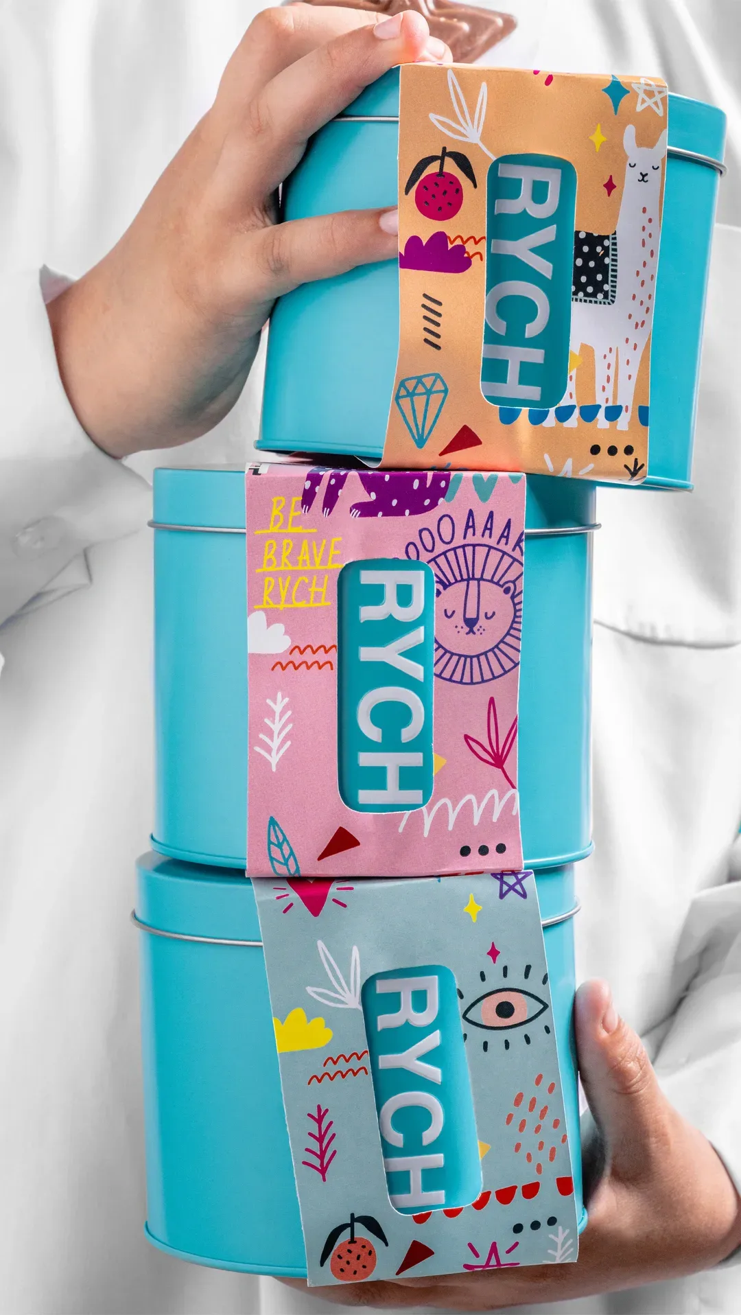 A detail frame from the Rych shoot.